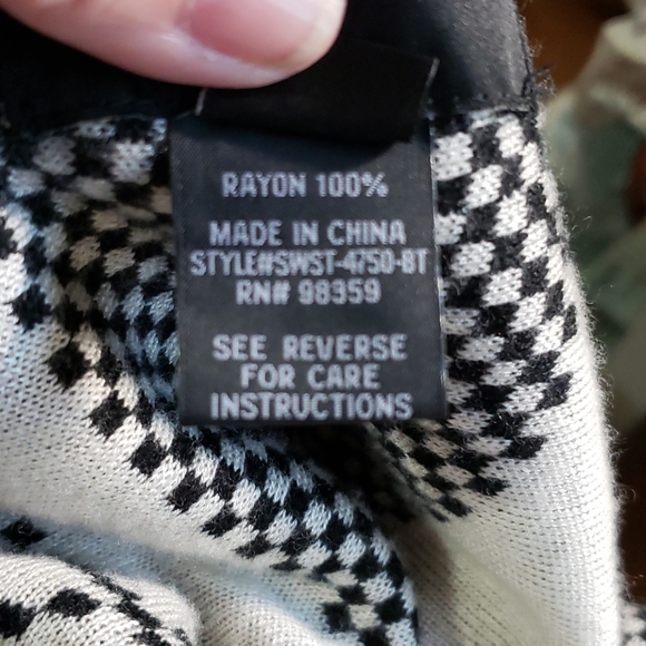 Mia Maddison cardigan - Picture 7 of 8